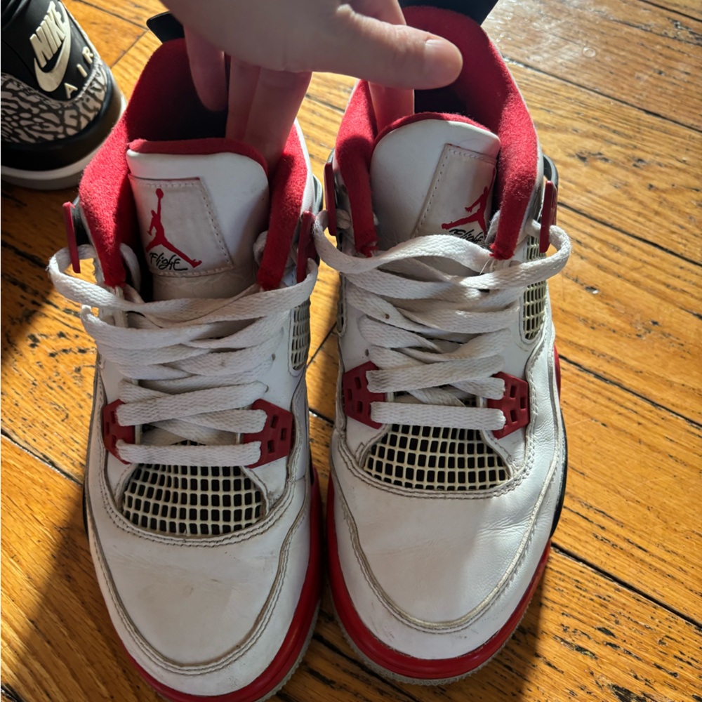 Jordan 4
